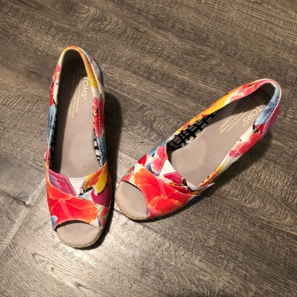 Toms Shoes - TOMS Floral Wedges | W 6.5